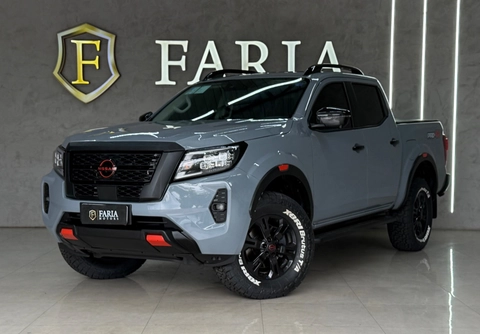 Nissan Frontier 2024 Cinza — foto 1 de 3