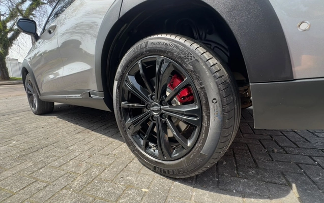 imagem-https://www.socarrao.com.br/sc-vehicle-images-prod/4220449/1790781325838-V2hhdHNBcHAgSW1hZ2UgMjAyNi0wOS0yOSBhdCAxMi4zMC41MC5qcGVn.jpeg