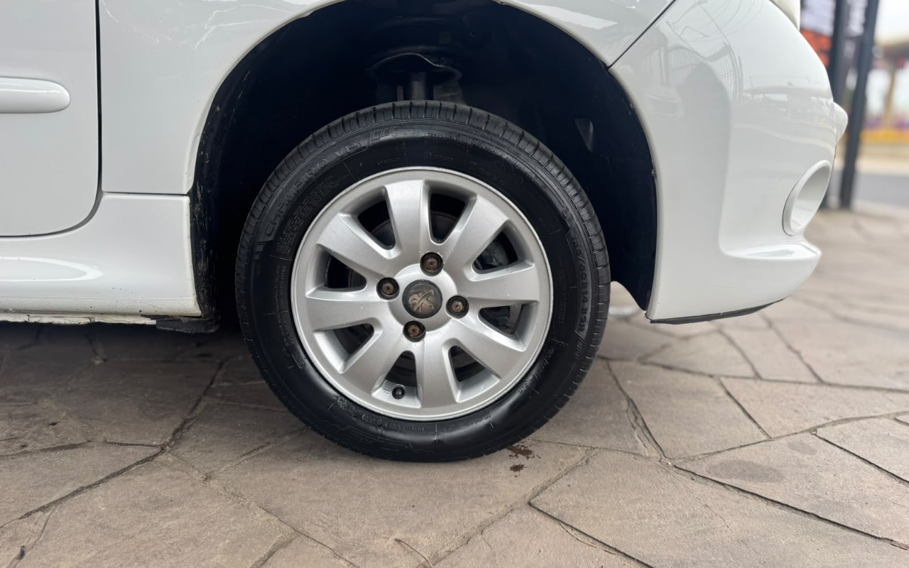 imagem-https://www.socarrao.com.br/sc-vehicle-images-prod/4220454/1790781435028-V2hhdHNBcHAgSW1hZ2UgMjAyNi0wOS0zMCBhdCAxMi4wOC4wMCAoMikuanBlZw.jpeg