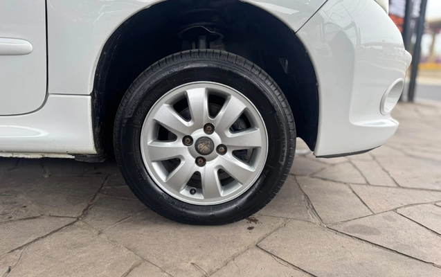 imagem-https://www.socarrao.com.br/sc-vehicle-images-prod/4220454/1790781435028-V2hhdHNBcHAgSW1hZ2UgMjAyNi0wOS0zMCBhdCAxMi4wOC4wMCAoMikuanBlZw.jpeg