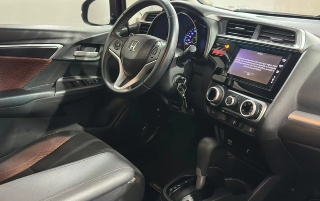 imagem-https://www.socarrao.com.br/sc-vehicle-images-prod/4220588/1790781639043-9_121717.jpg