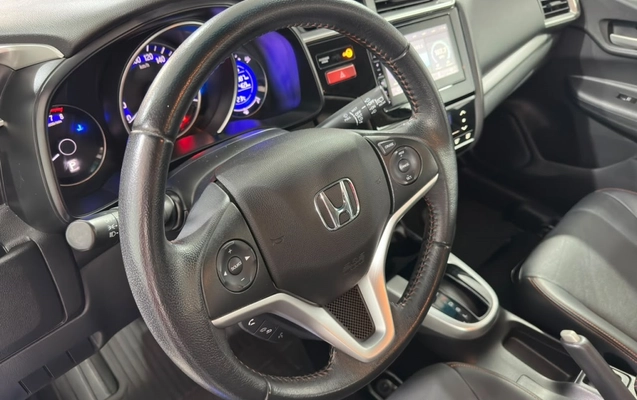 imagem-https://www.socarrao.com.br/sc-vehicle-images-prod/4220714/1790781888082-7_121828.jpg