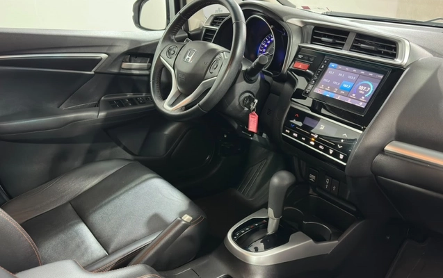 imagem-https://www.socarrao.com.br/sc-vehicle-images-prod/4220714/1790781888084-8_121828.jpg