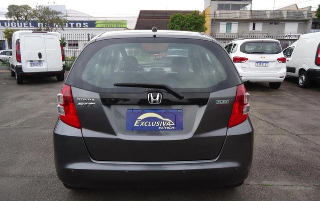 imagem-https://www.socarrao.com.br/sc-vehicle-images-prod/4220731/1791293899253-8472622_3_B_80e3b53add.jpeg