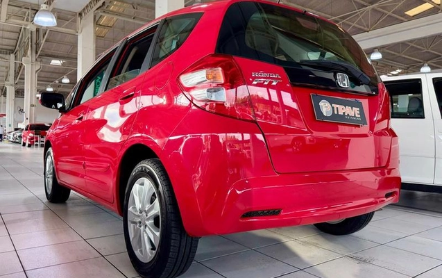 imagem-https://www.socarrao.com.br/sc-vehicle-images-prod/4221252/1791559141105-8514011_16_B_ed71facbea.jpeg