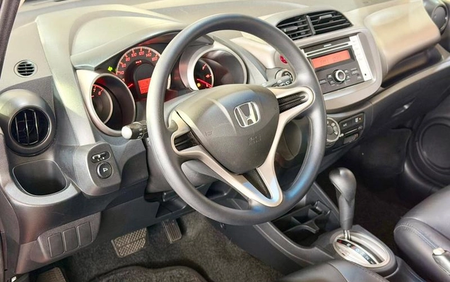 imagem-https://www.socarrao.com.br/sc-vehicle-images-prod/4221252/1791559141114-8514011_7_B_50372f2bb9.jpeg