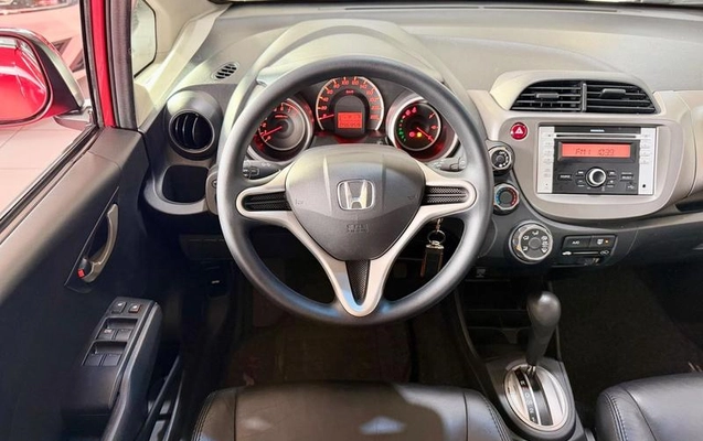 imagem-https://www.socarrao.com.br/sc-vehicle-images-prod/4221252/1791559141116-8514011_8_B_74975f3395.jpeg