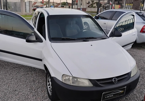 Chevrolet Celta 2002 Branco — foto 1 de 3