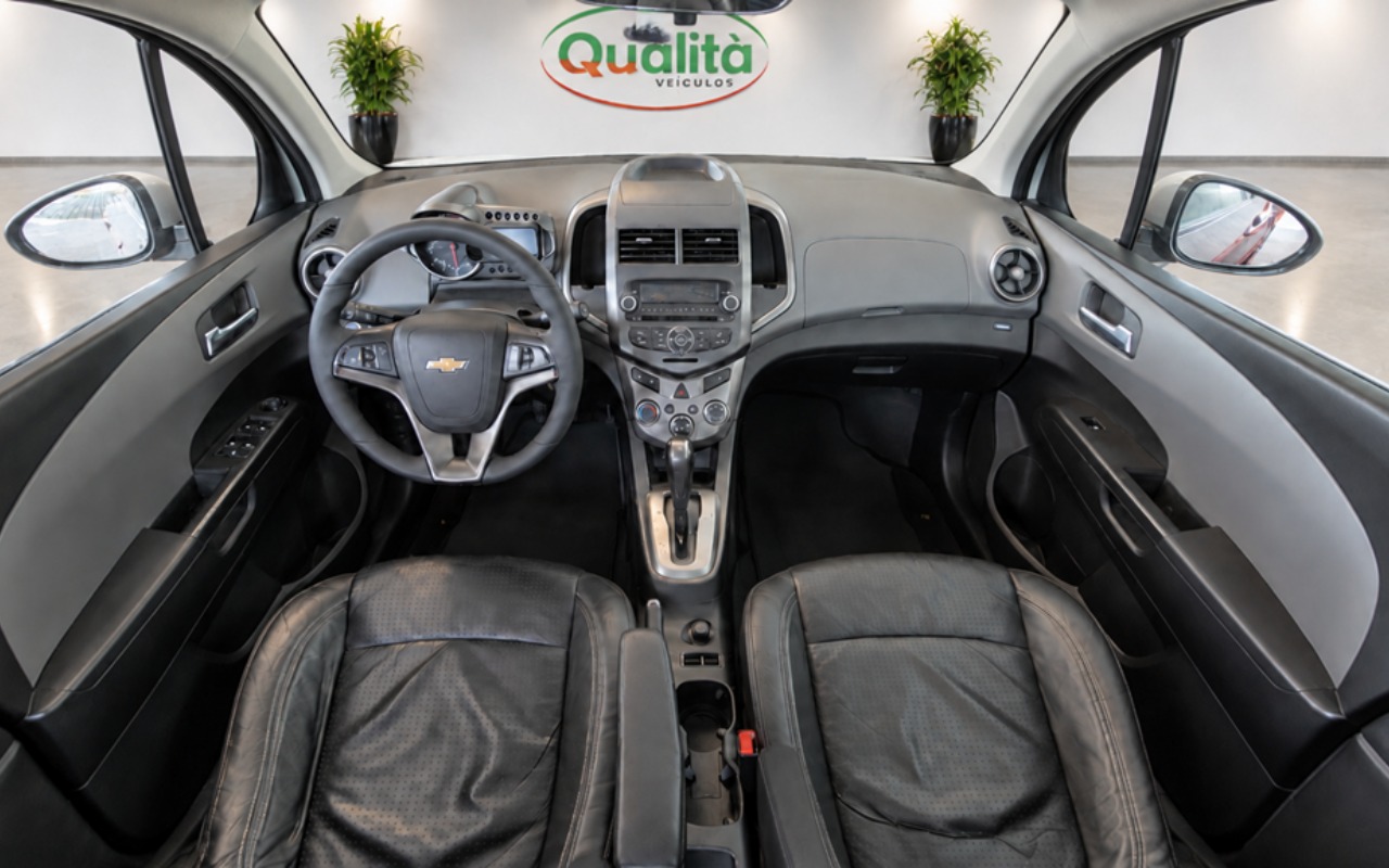 imagem-https://www.socarrao.com.br/sc-vehicle-images-prod/4222210/1792244415590-MTEucG5n.png