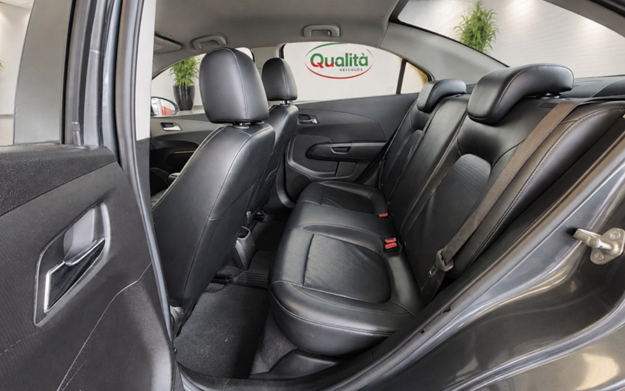 imagem-https://www.socarrao.com.br/sc-vehicle-images-prod/4222210/1792244415743-MTMucG5n.png