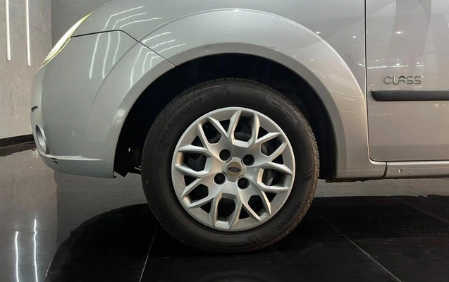 imagem-https://www.socarrao.com.br/sc-vehicle-images-prod/4222519/1791219776003-8528610_1_B_32d394469d.jpeg
