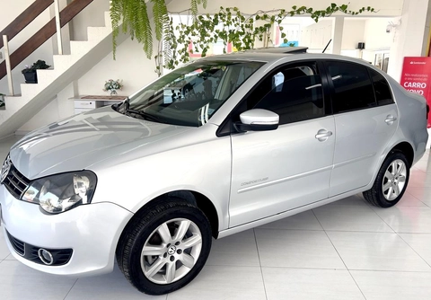 Volkswagen Polo Sedan 2013 Prata — foto 1 de 3
