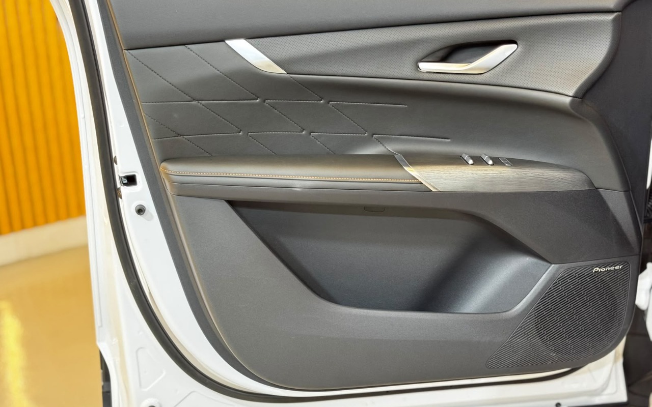 imagem-https://www.socarrao.com.br/sc-vehicle-images-prod/4222859/1790787464268-V2hhdHNBcHAgSW1hZ2UgMjAyNi0wOS0yOCBhdCAxMC41Ni41MyAoNykuanBlZw.jpeg