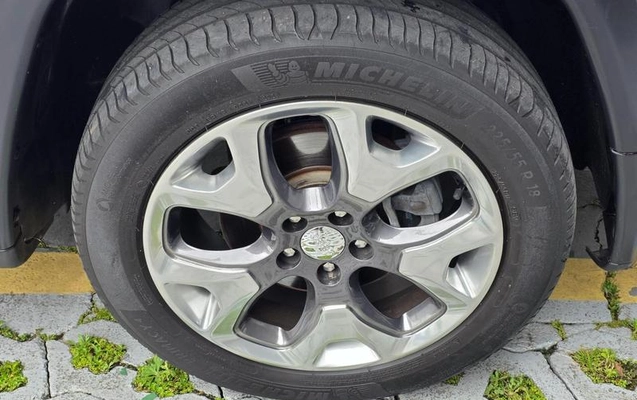 imagem-https://www.socarrao.com.br/sc-vehicle-images-prod/4222860/1790883095286-8529375_3_B_72e33dc396.jpeg
