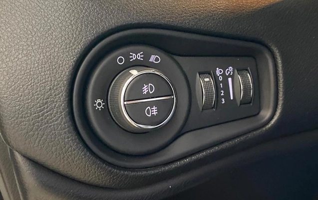 imagem-https://www.socarrao.com.br/sc-vehicle-images-prod/4222865/1790787591996-8289356_14_B_792a4f25ec.jpeg