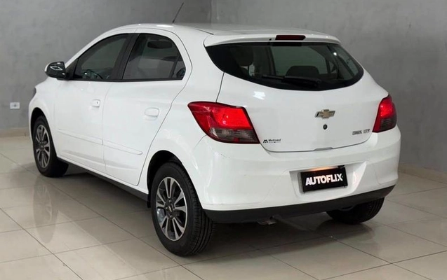 imagem-https://www.socarrao.com.br/sc-vehicle-images-prod/4222962/1790787806533-8508412_3_B_8ebf10b811.jpeg