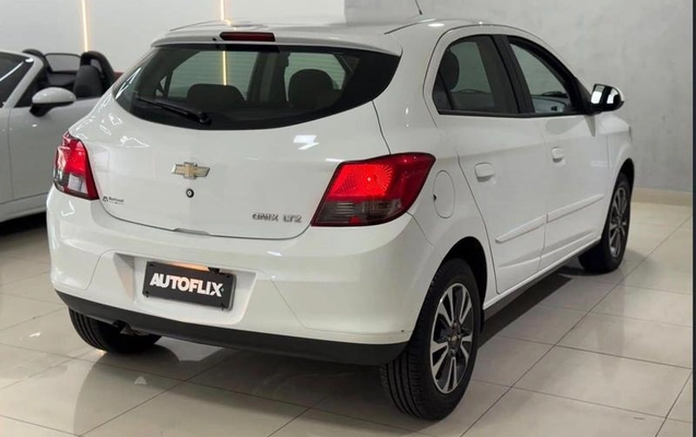 imagem-https://www.socarrao.com.br/sc-vehicle-images-prod/4222962/1790787806534-8508412_6_B_6c65d15f37.jpeg