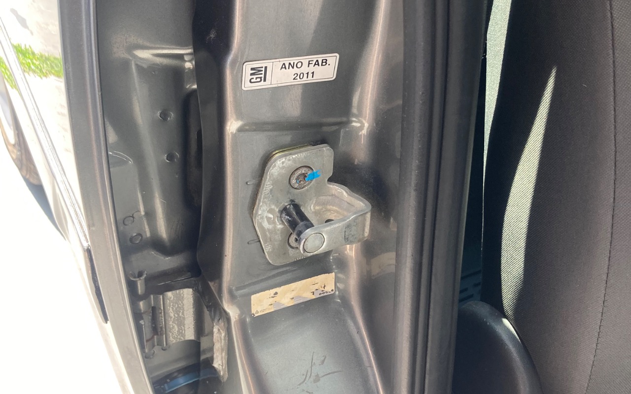 imagem-https://www.socarrao.com.br/sc-vehicle-images-prod/4223074/1790788858832-SU1HXzk4NjEuanBlZw.jpeg