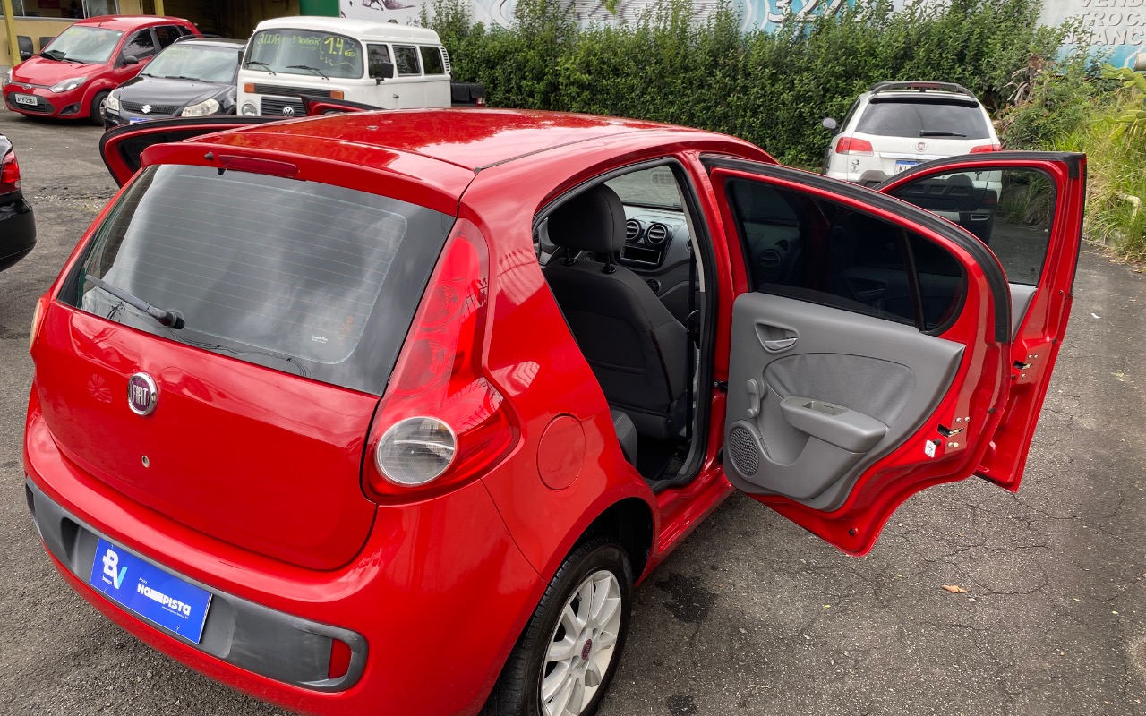 imagem-https://www.socarrao.com.br/sc-vehicle-images-prod/4223503/1790789156333-SU1HXzE1OTMuanBlZw.jpeg