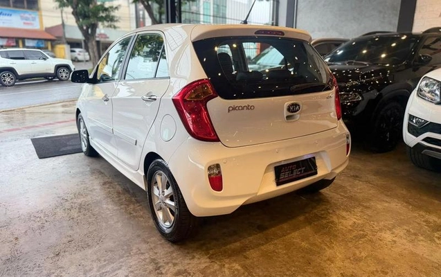 imagem-https://www.socarrao.com.br/sc-vehicle-images-prod/4223545/1791309460356-8529580_16_B_c3c9780695.jpeg