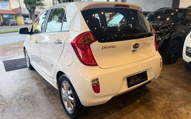 imagem-https://www.socarrao.com.br/sc-vehicle-images-prod/4223545/1791309460357-8529580_14_B_54c25e9cf1.jpeg