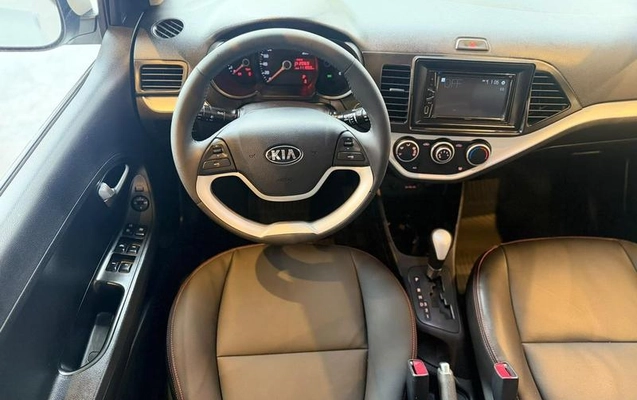 imagem-https://www.socarrao.com.br/sc-vehicle-images-prod/4223545/1791309460359-8529580_8_B_e017d782e3.jpeg