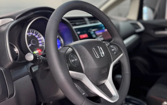 imagem-https://www.socarrao.com.br/sc-vehicle-images-prod/4223744/1790789928793-003_358af3b34f2e4b59b8df7189024d3c6c.jpg