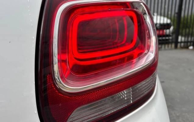 imagem-https://www.socarrao.com.br/sc-vehicle-images-prod/4223756/1790799565536-8529599_13_B_48e38a2bfa.jpeg