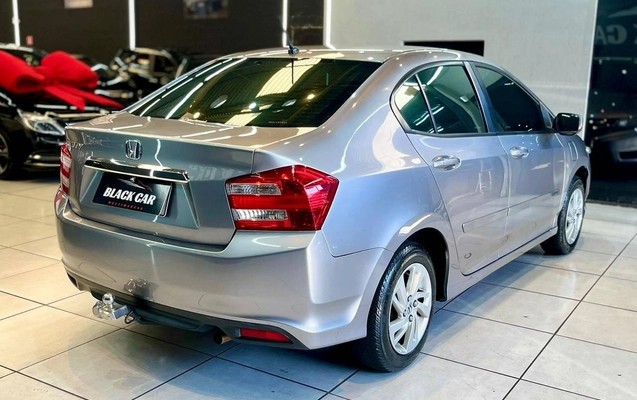 imagem-https://www.socarrao.com.br/sc-vehicle-images-prod/4224077/1790790307949-8fec5f0a83a0498396b247f9437046f5_1769200810267.jpg