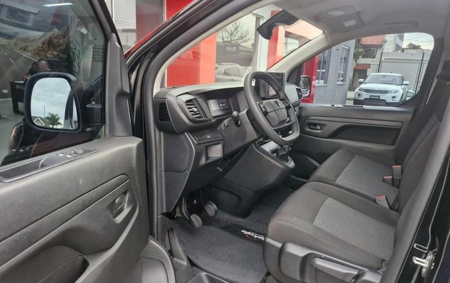 imagem-https://www.socarrao.com.br/sc-vehicle-images-prod/4224142/1790802012031-8510329_12_B_6f6efa7e96.jpeg