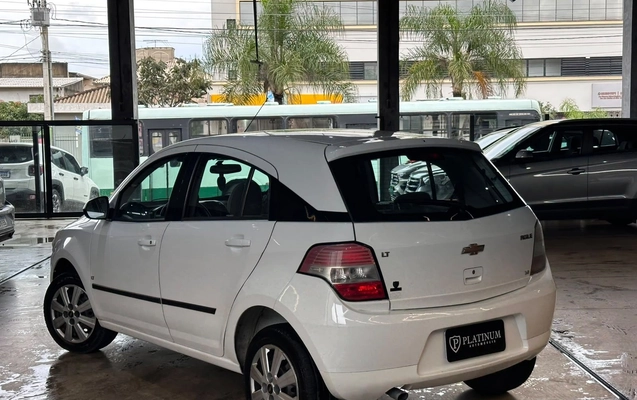 imagem-https://www.socarrao.com.br/sc-vehicle-images-prod/4224357/1790791028208-e268de748b544010b094fcced878855f_1790790978185.jpg