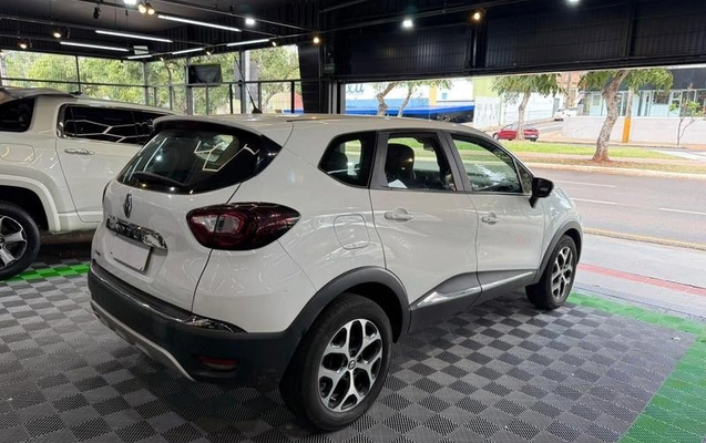 imagem-https://www.socarrao.com.br/sc-vehicle-images-prod/4224385/1790874764577-8528796_5_B_743d88917d.jpeg