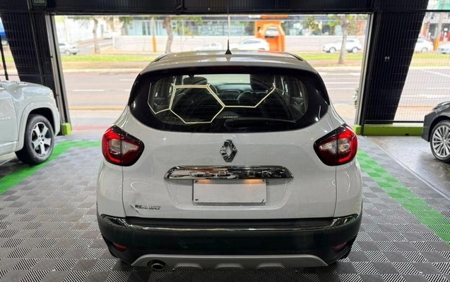 imagem-https://www.socarrao.com.br/sc-vehicle-images-prod/4224385/1790874764578-8528796_4_B_ff48af1326.jpeg