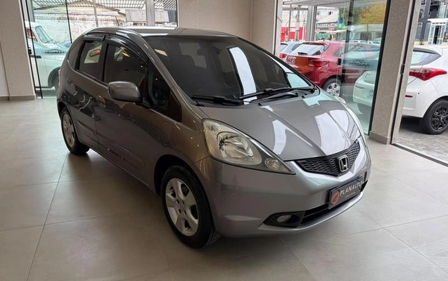 imagem-https://www.socarrao.com.br/sc-vehicle-images-prod/4224444/1791209647816-8529585_4_B_e58801102e.jpeg