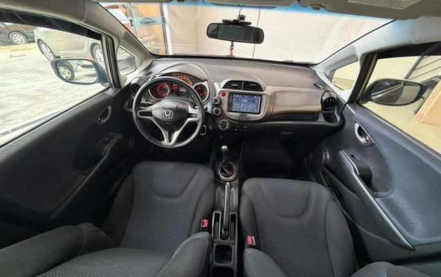 imagem-https://www.socarrao.com.br/sc-vehicle-images-prod/4224444/1791209647826-8529585_9_B_10ff941c80.jpeg