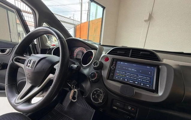 imagem-https://www.socarrao.com.br/sc-vehicle-images-prod/4224444/1791209647832-8529585_12_B_72a9ae6066.jpeg
