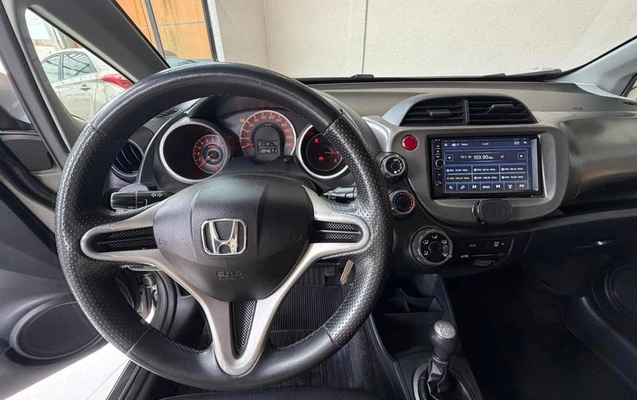 imagem-https://www.socarrao.com.br/sc-vehicle-images-prod/4224444/1791209647837-8529585_13_B_4befc8b0df.jpeg