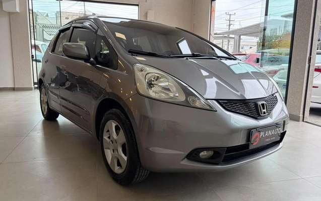 imagem-https://www.socarrao.com.br/sc-vehicle-images-prod/4224444/1791209647849-8529585_7_B_0f8860ab83.jpeg