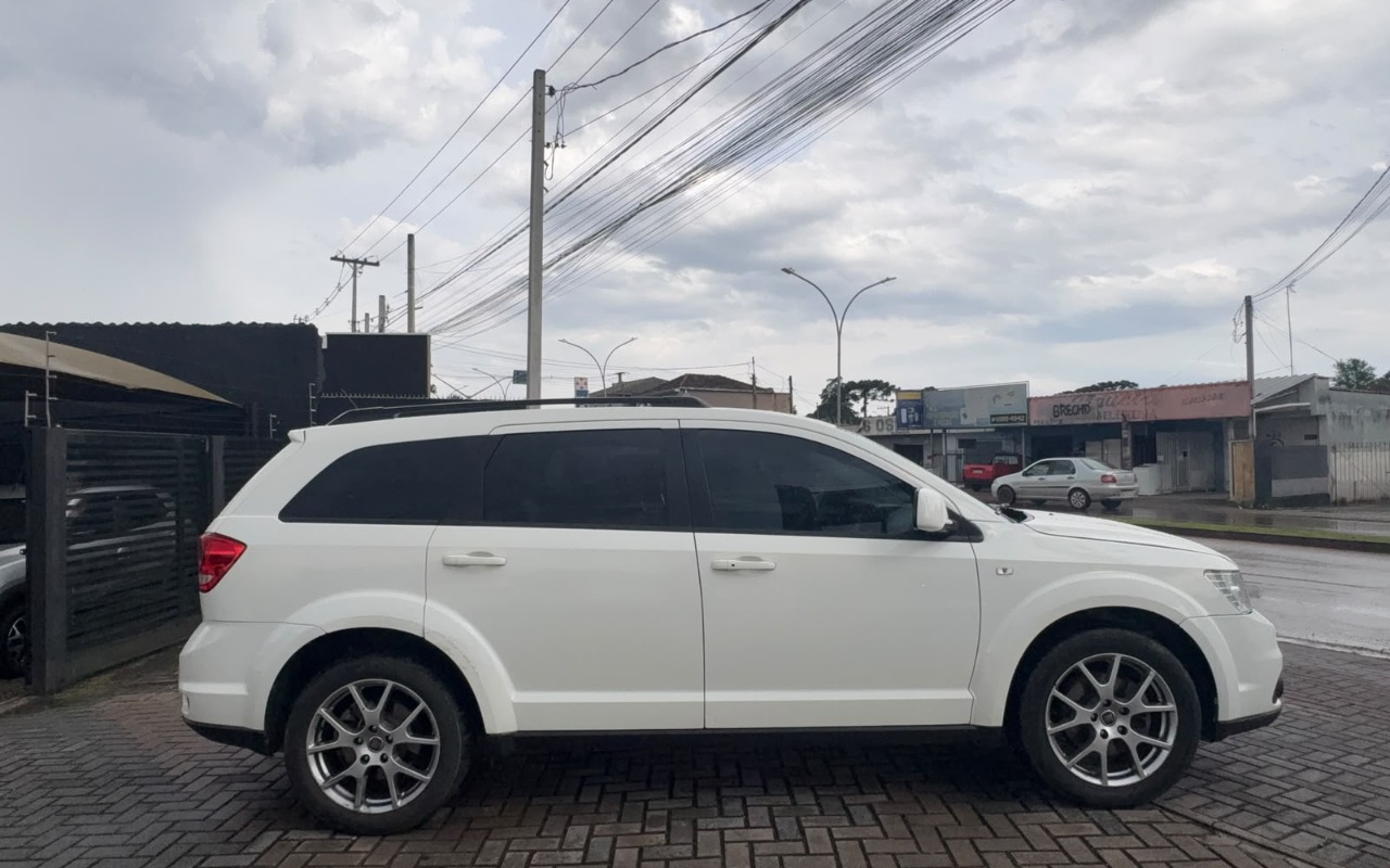 imagem-https://www.socarrao.com.br/sc-vehicle-images-prod/4224452/1790791495171-V2hhdHNBcHAgSW1hZ2UgMjAyNi0wOS0yOSBhdCAxNy4xNC41MSAoMSkuanBlZw.jpeg