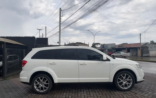 imagem-https://www.socarrao.com.br/sc-vehicle-images-prod/4224452/1790791495171-V2hhdHNBcHAgSW1hZ2UgMjAyNi0wOS0yOSBhdCAxNy4xNC41MSAoMSkuanBlZw.jpeg