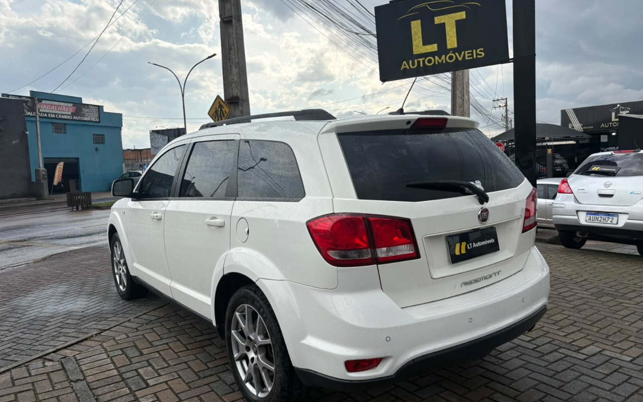 imagem-https://www.socarrao.com.br/sc-vehicle-images-prod/4224452/1790791495575-V2hhdHNBcHAgSW1hZ2UgMjAyNi0wOS0yOSBhdCAxNy4xNC41MyAoMSkuanBlZw.jpeg