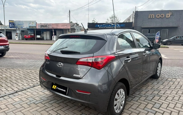 imagem-https://www.socarrao.com.br/sc-vehicle-images-prod/4224823/1790792291449-V2hhdHNBcHAgSW1hZ2UgMjAyNi0wOS0yOSBhdCAxNy4xNC4zNi5qcGVn.jpeg