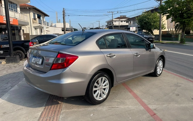 imagem-https://www.socarrao.com.br/sc-vehicle-images-prod/4225255/1790792994266-V2hhdHNBcHAgSW1hZ2UgMjAyNi0wOS0zMCBhdCAxNC4wMC41MCAoMSkuanBlZw.jpeg