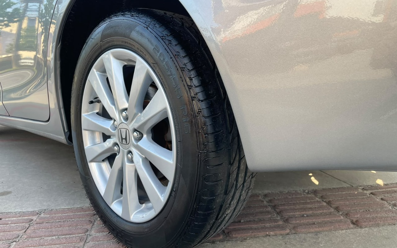 imagem-https://www.socarrao.com.br/sc-vehicle-images-prod/4225255/1790792994558-V2hhdHNBcHAgSW1hZ2UgMjAyNi0wOS0zMCBhdCAxNC4wMC41MCAoNCkuanBlZw.jpeg