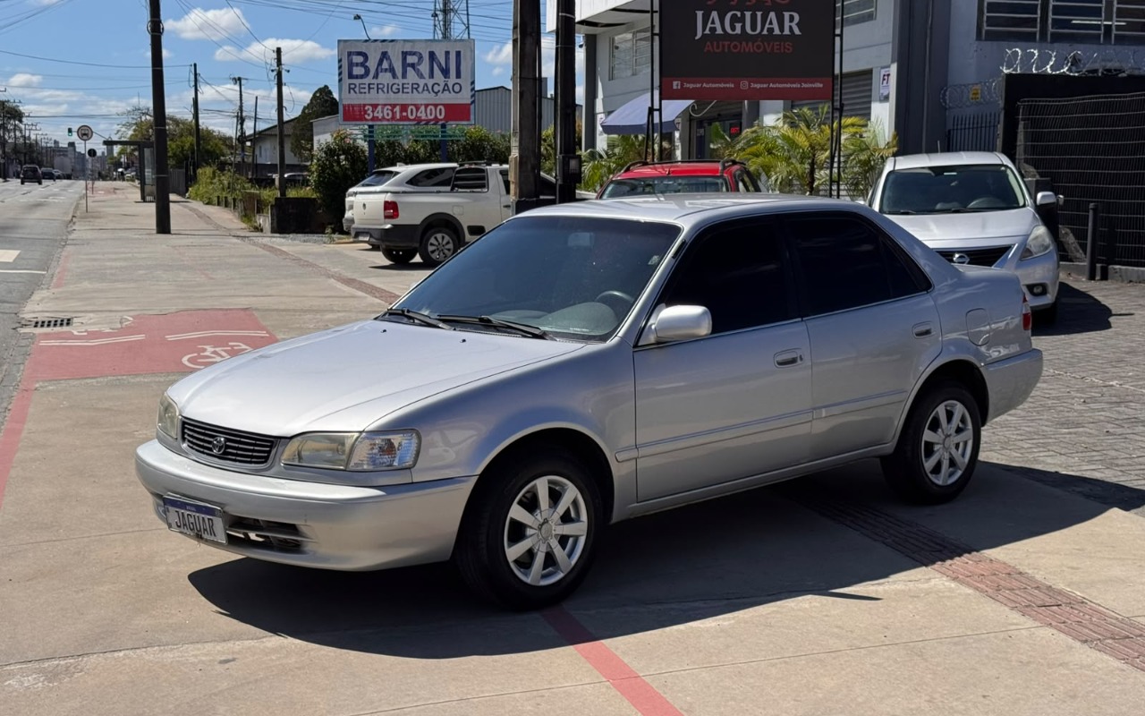 Toyota Corolla 2001 Prata — foto 1 de 3