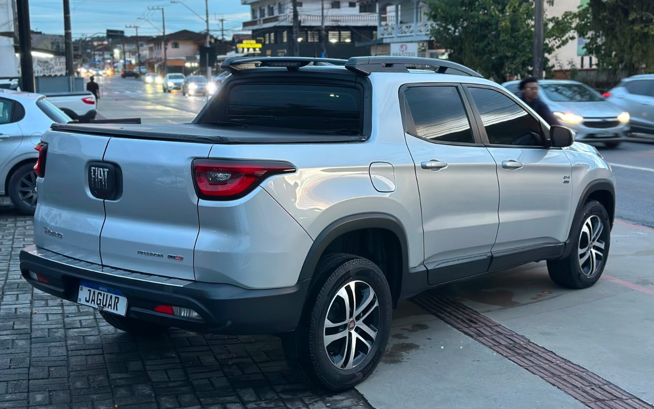 imagem-https://www.socarrao.com.br/sc-vehicle-images-prod/4225310/1790793221622-V2hhdHNBcHAgSW1hZ2UgMjAyNi0wOS0zMCBhdCAxMy4wMy41MiAoNSkuanBlZw.jpeg