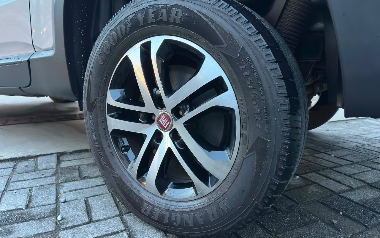 imagem-https://www.socarrao.com.br/sc-vehicle-images-prod/4225310/1790793222093-V2hhdHNBcHAgSW1hZ2UgMjAyNi0wOS0zMCBhdCAxMy4wMy41MyAoMykuanBlZw.jpeg