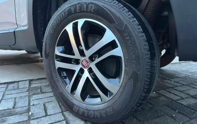 imagem-https://www.socarrao.com.br/sc-vehicle-images-prod/4225310/1790793222093-V2hhdHNBcHAgSW1hZ2UgMjAyNi0wOS0zMCBhdCAxMy4wMy41MyAoMykuanBlZw.jpeg