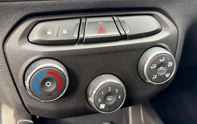 imagem-https://www.socarrao.com.br/sc-vehicle-images-prod/4225479/1790951845519-8524419_4_B_b5a4bff585.jpeg