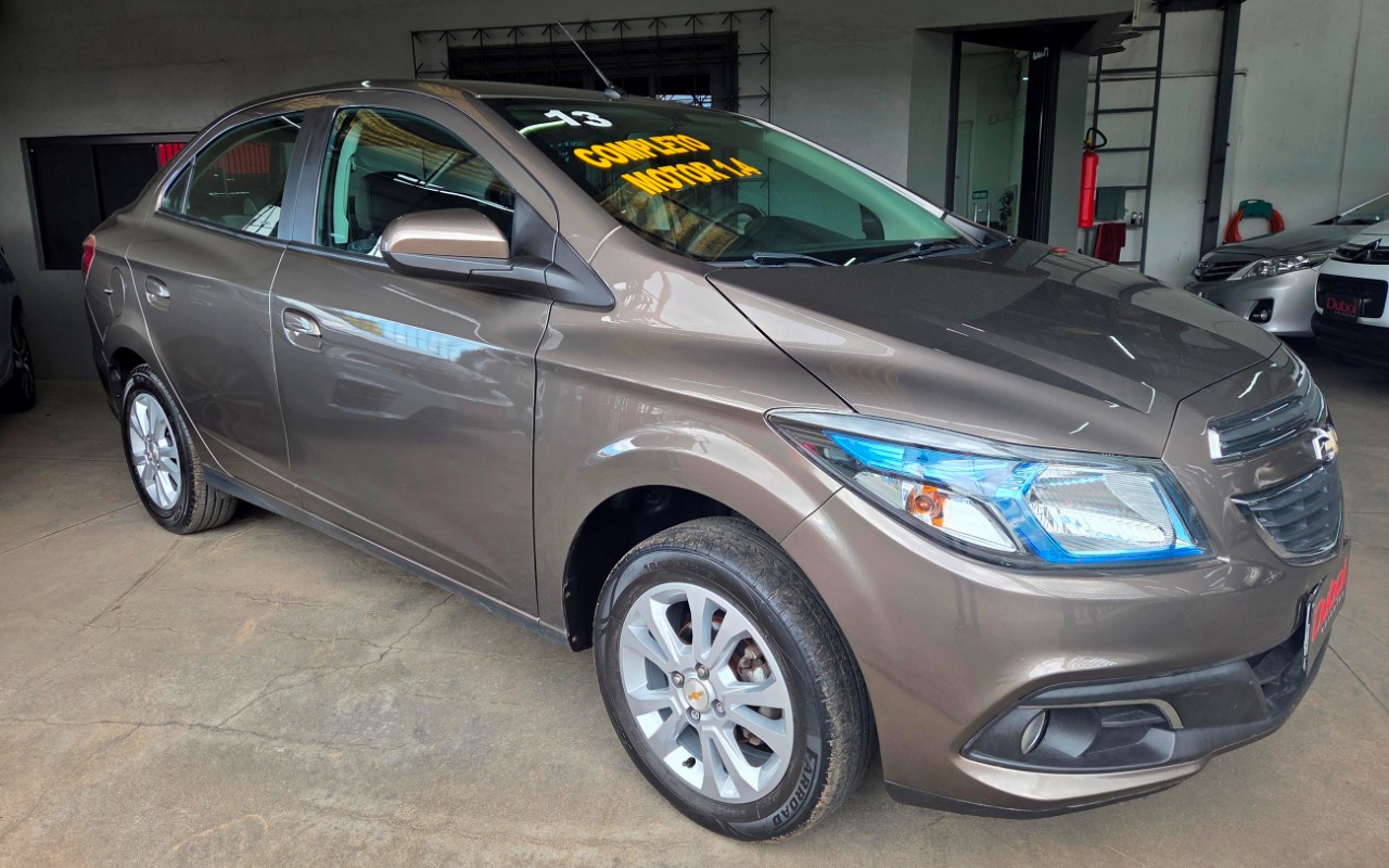 Chevrolet Prisma 2013 Cinza — foto 1 de 3